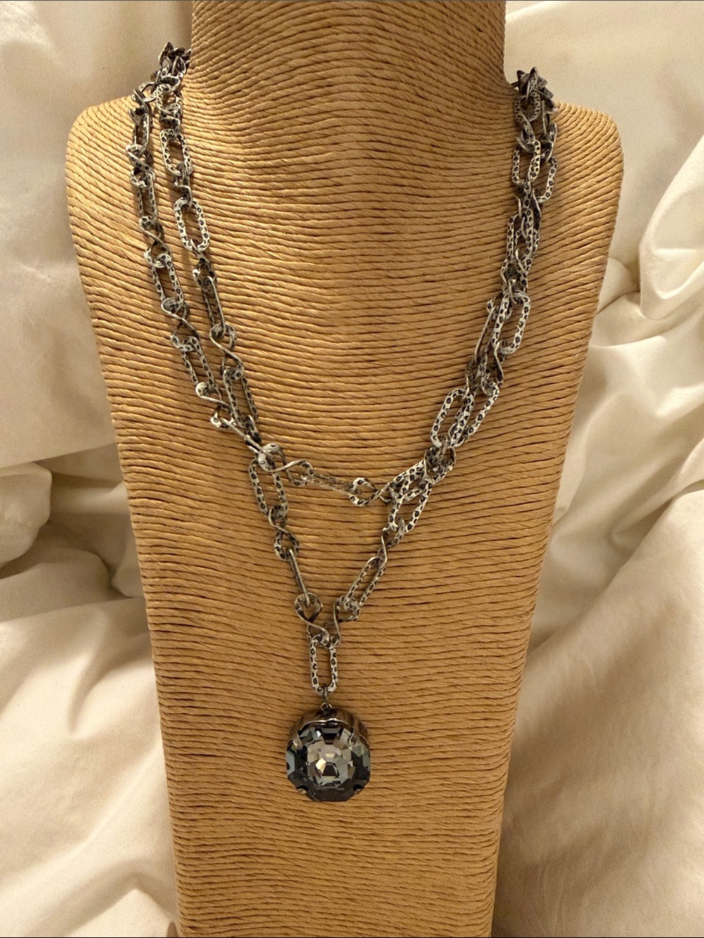 Silver Vintage Style Necklace with Gray Pendant